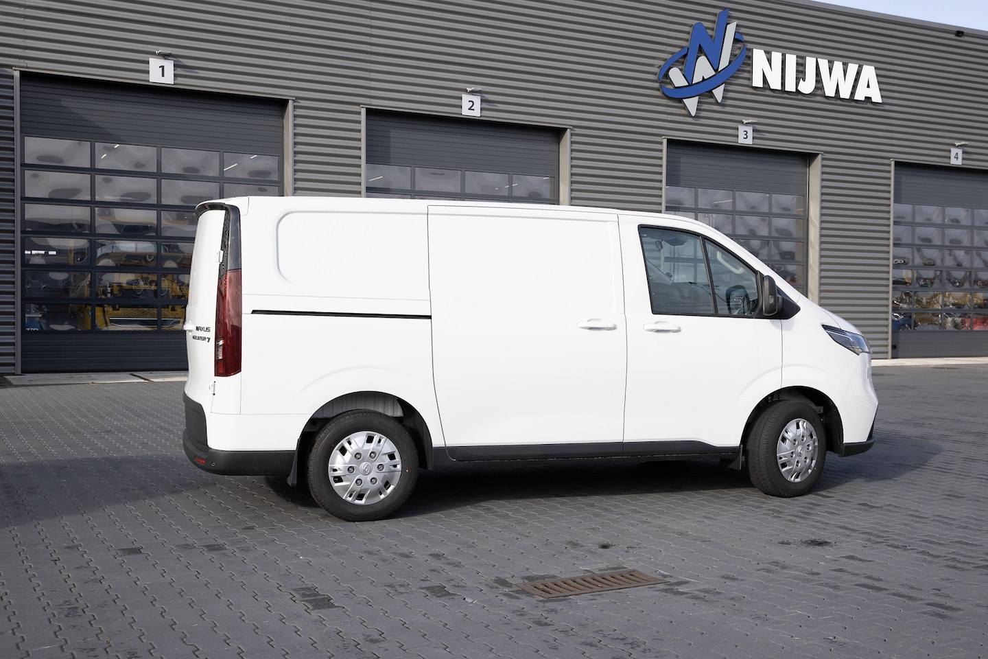 Maxus eDeliver7 - L2H1 77 kWh dubbele schuifdeur - AutoWereld.nl