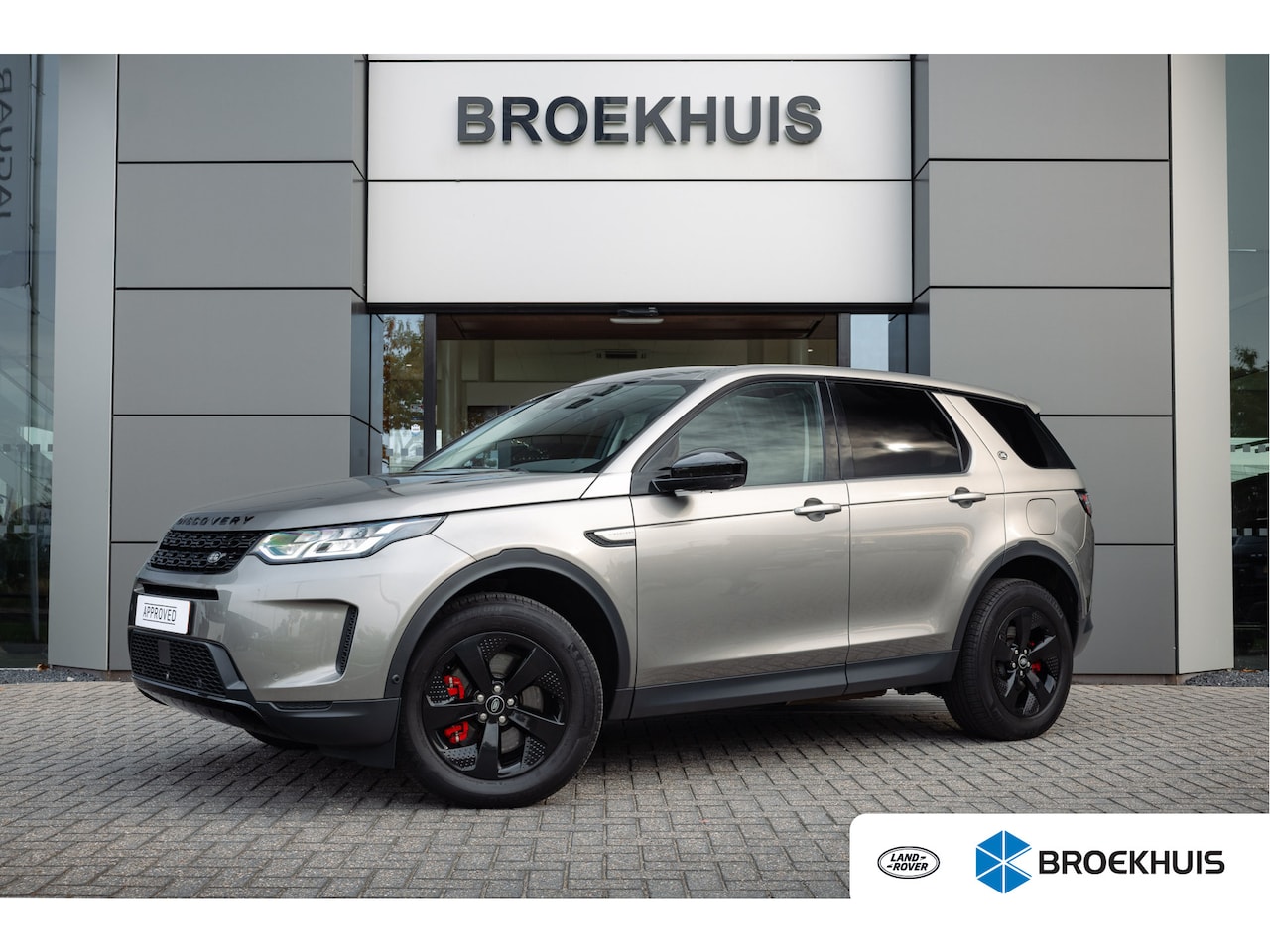 Land Rover Discovery Sport - P300e PHEV AWD AUT | Black Pack | Afneembare trekhaak | Panoramadak | 360gr Camera | - AutoWereld.nl