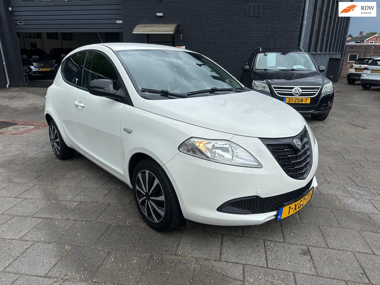 Lancia Y(psilon) - Ypsilon 0.9 TwinAir Elefantino Plus! Airco! - AutoWereld.nl