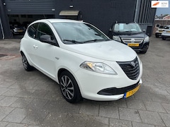 Lancia Y(psilon) - Ypsilon 0.9 TwinAir Elefantino Plus Airco Bluetooth