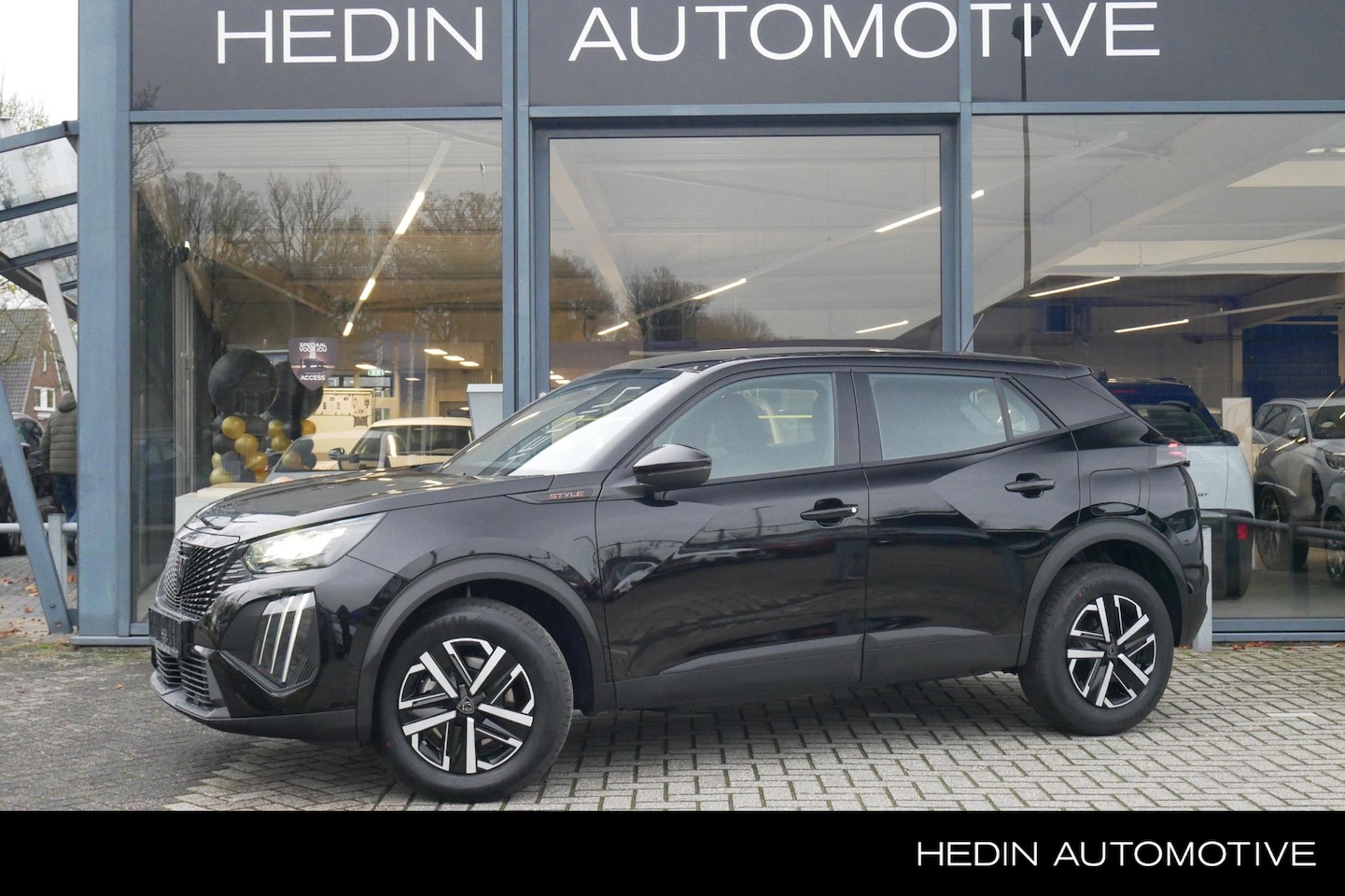 Peugeot 2008 - 1.2 Hybrid 145 Style | Automaat | Cruise Control | Navigatie middels app | Apple Carplay / - AutoWereld.nl