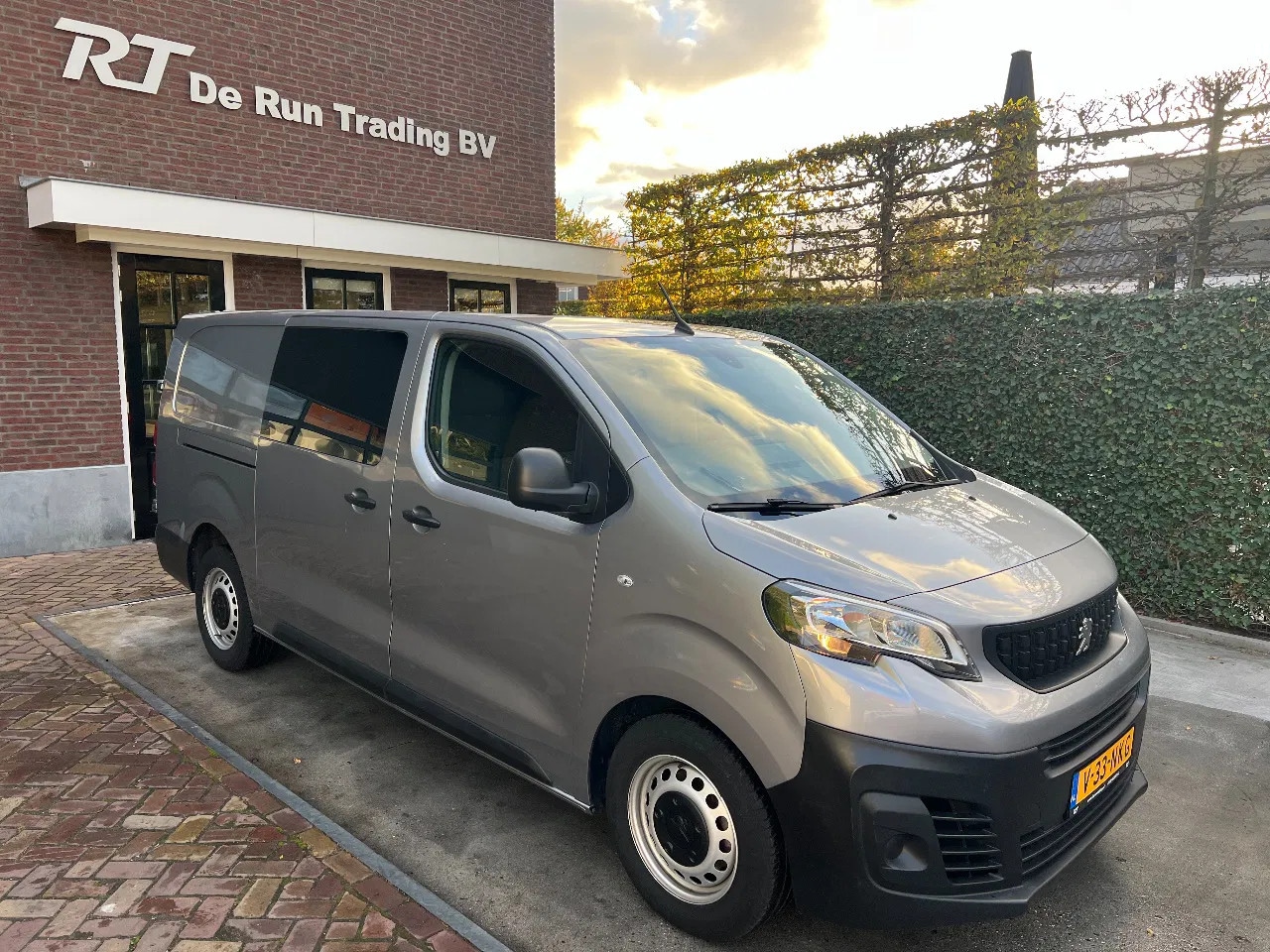 Peugeot Expert - 2.0 blue hdi L3 DC 2x schuifdeur Dubbele cabine - AutoWereld.nl