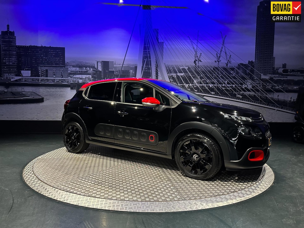 Citroën C3 - 1.2 PureTech S&S Shine *Navi*Carplay*Keyless*Camera - AutoWereld.nl