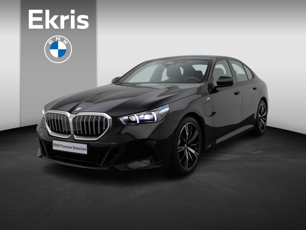 BMW 5-serie - Sedan 530e M Sportpakket | Comfort Pack | Stuurwielrand Verwarmd | Trekhaak | Comfortstoel - AutoWereld.nl