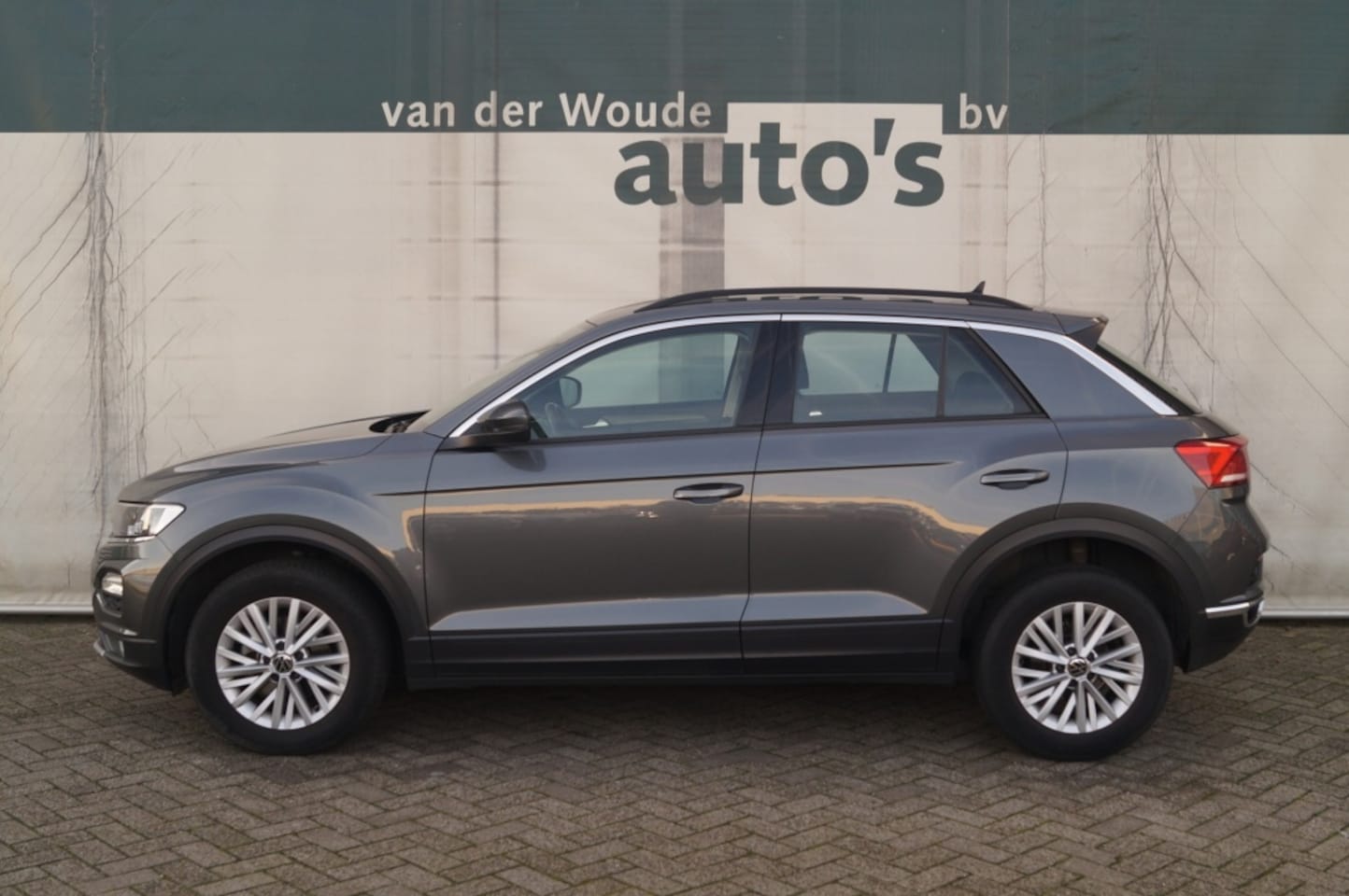 Volkswagen T-Roc - 1.5 TSI 150pk DSG Style -NAVI-ECC-PDC- - AutoWereld.nl