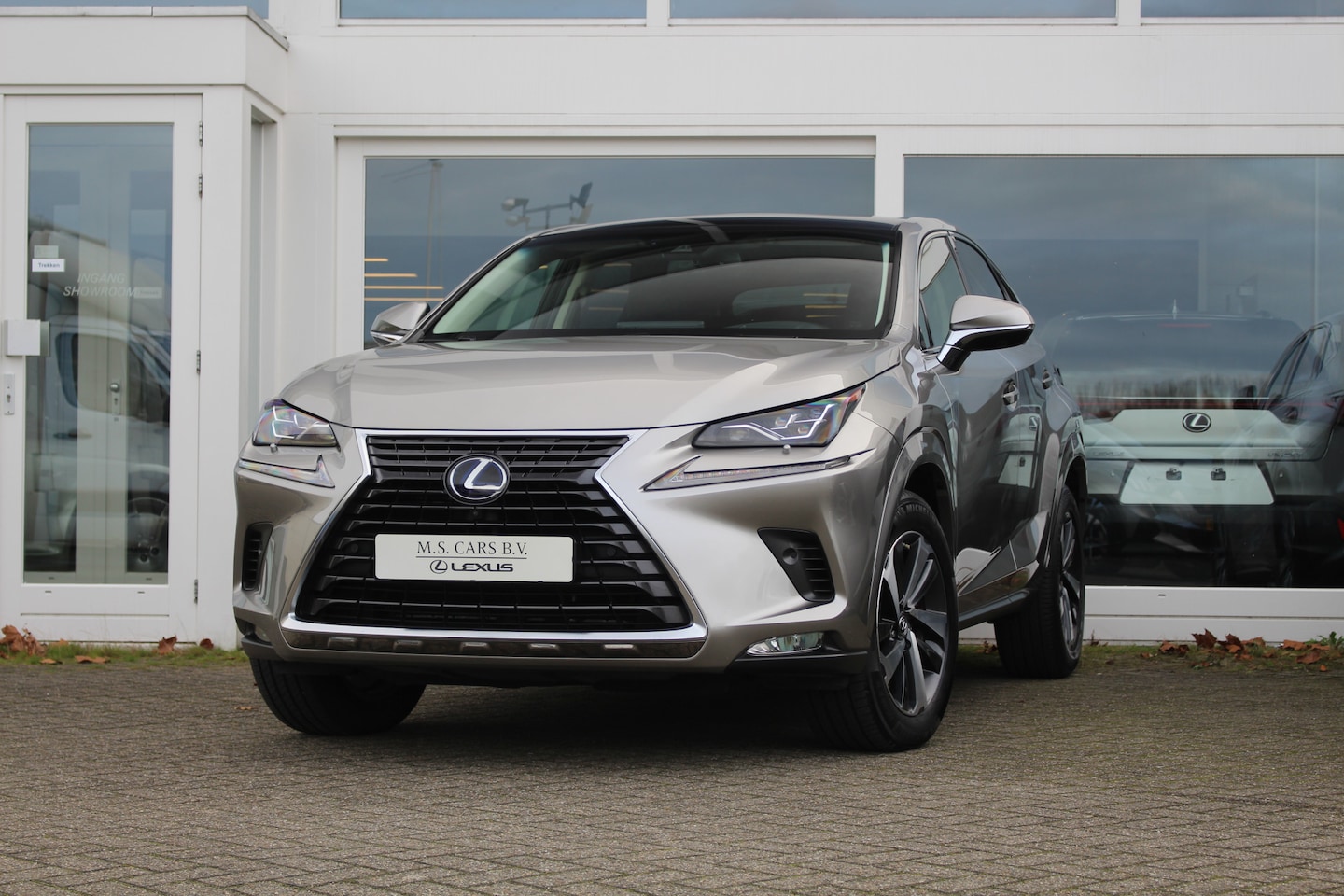 Lexus NX - 300h Hybride AWD President Line Premium I Mark Lev. I Pano I Head Up - AutoWereld.nl