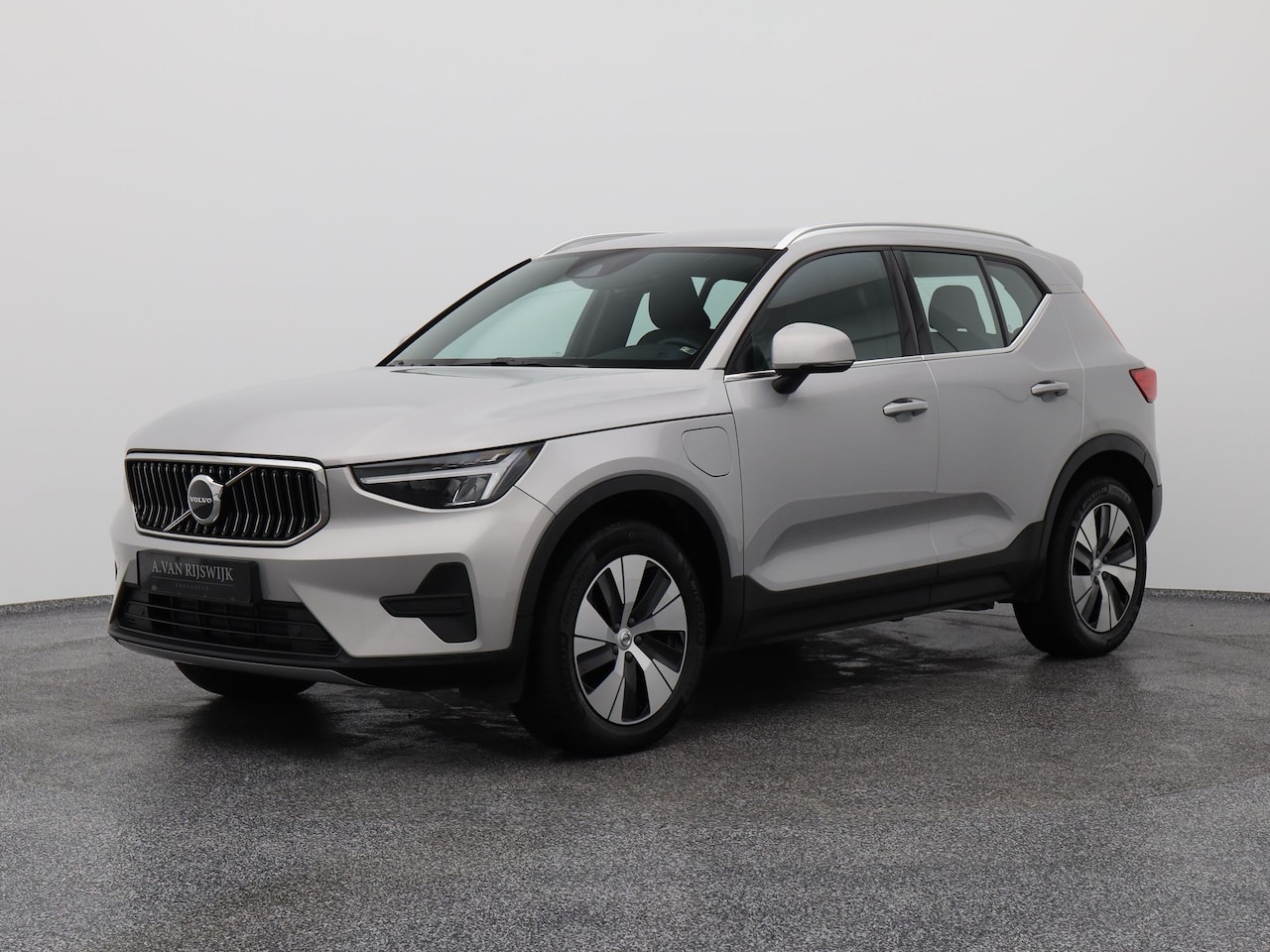 Volvo XC40 - 1.5 T4 Plug-in hybrid Core Bright | CAMERA | KEYLESS - AutoWereld.nl