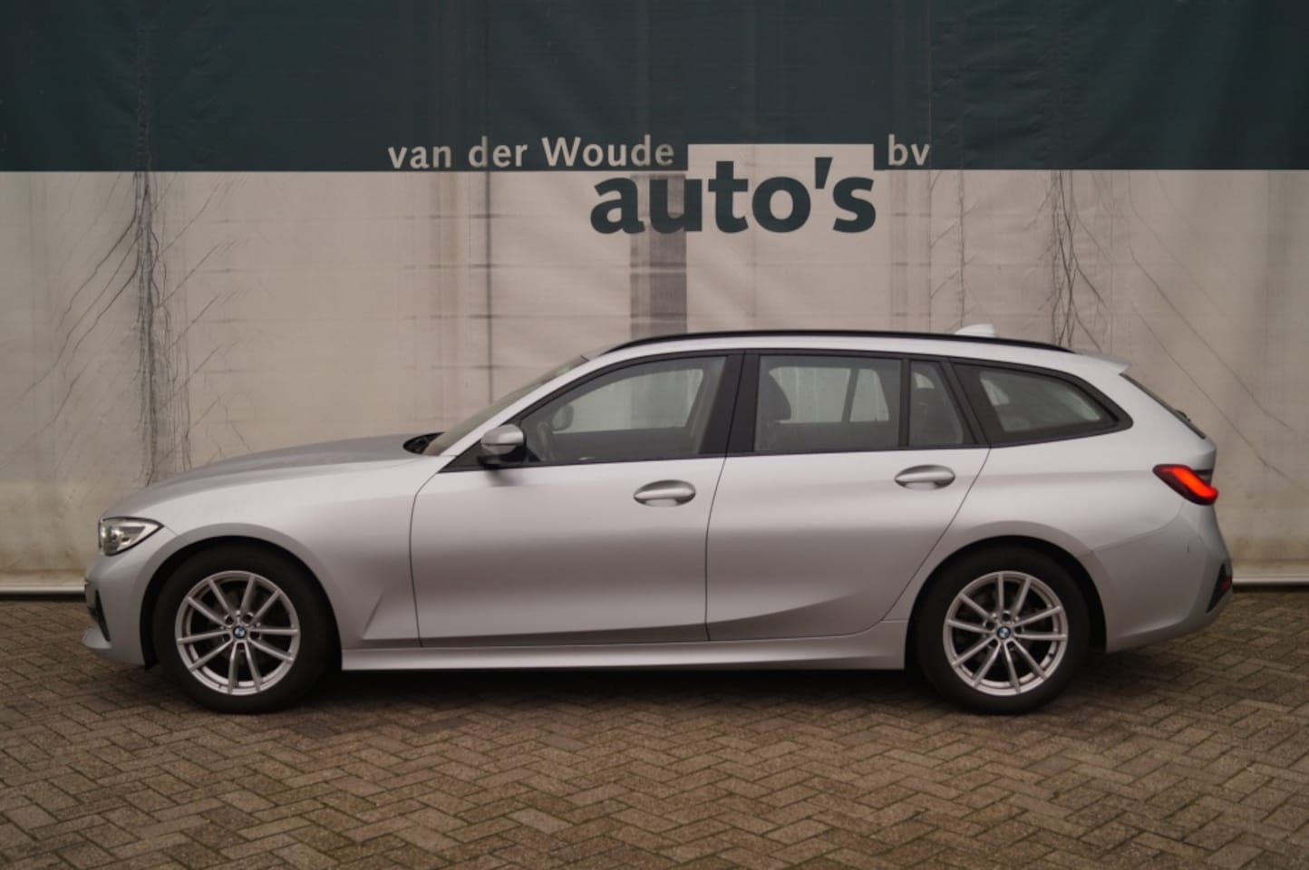 BMW 3-serie Touring - 320i 184pk Automaat Executive Edition -NAVI-ECC- - AutoWereld.nl