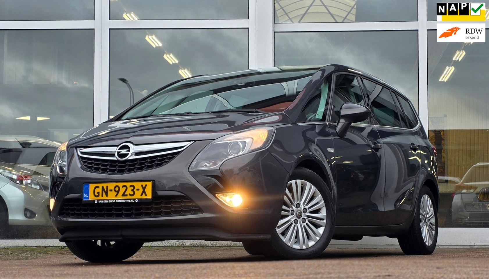 Opel Zafira Tourer - 1.4 Business+ 7p. 1e Eigenaar 100% Dealer onderhouden Trekhaak - AutoWereld.nl