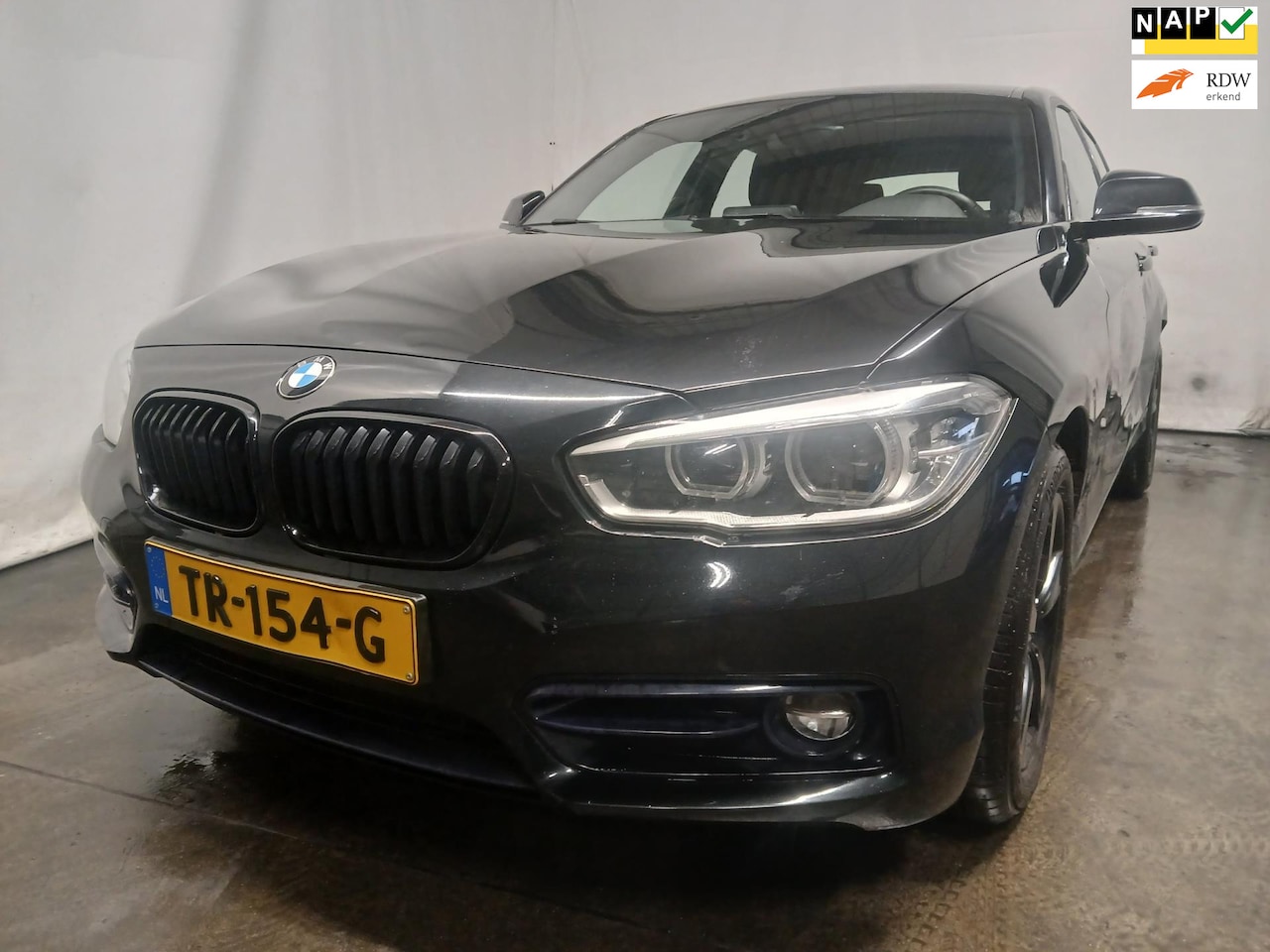 BMW 1-serie - 118i Corporate Lease Executive SCHADEAUTO!! - AutoWereld.nl