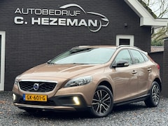 Volvo V40 Cross Country - 2.0 T3 Momentum LED Cruise Control Climate Control Sportvelgen Trekhaak Navigatie