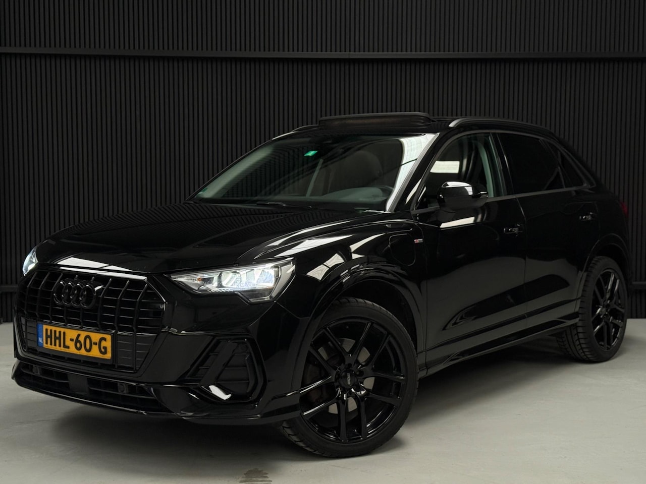Audi Q3 - 45 TFSIe S-Line Panoramadak|Virtual - AutoWereld.nl