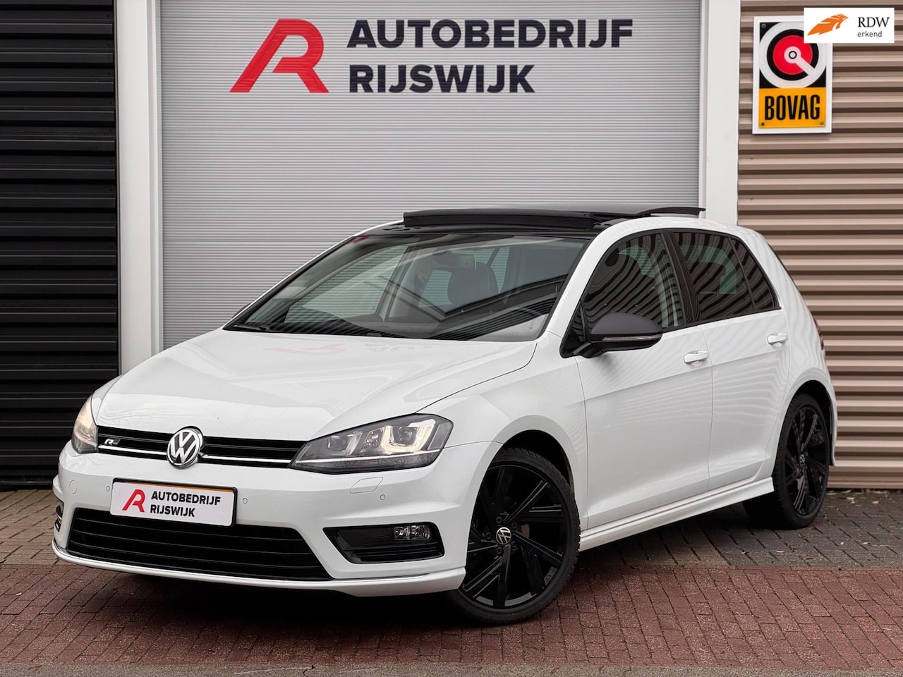 Volkswagen Golf - 1.4 TSI R-Line Pano/Xenon/Navi - AutoWereld.nl