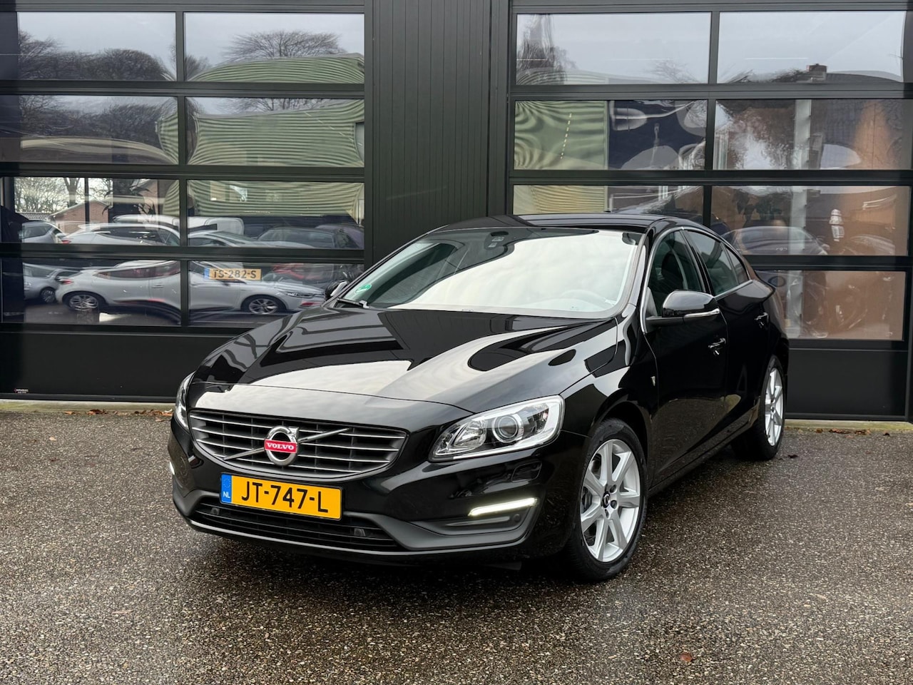Volvo S60 - 2.0 T3 Nordic+ Xenon Navi Stoelverwarming - AutoWereld.nl
