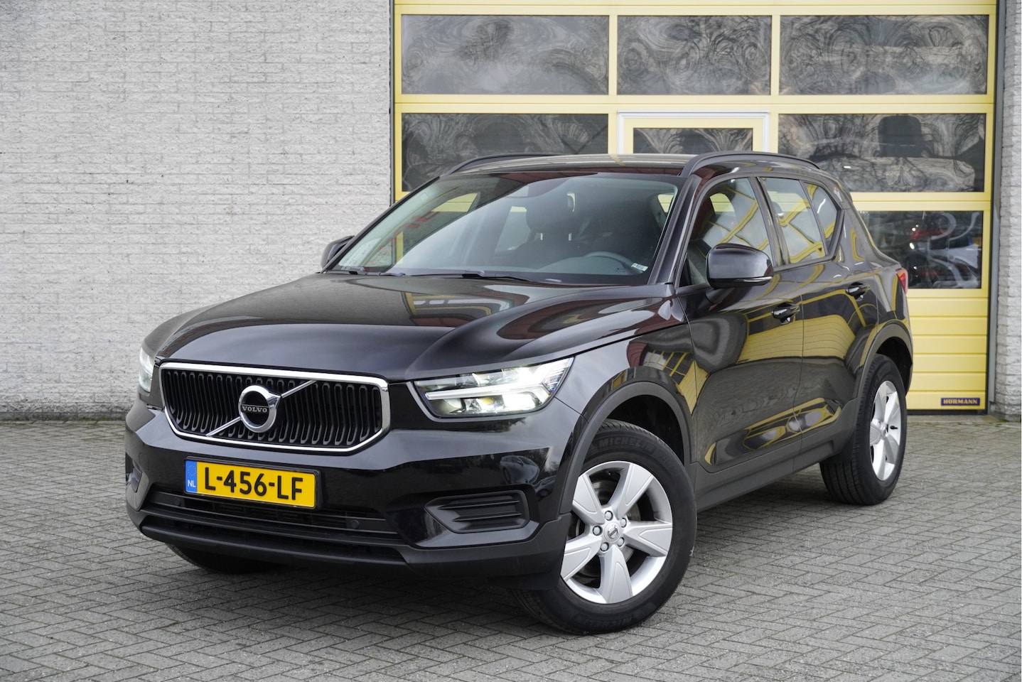 Volvo XC40 - 1.5 T2 Automaat! Momentum Core BJ2021 Lmv 17" | Led | Pdc | Navi | App-Connect | Climate c - AutoWereld.nl