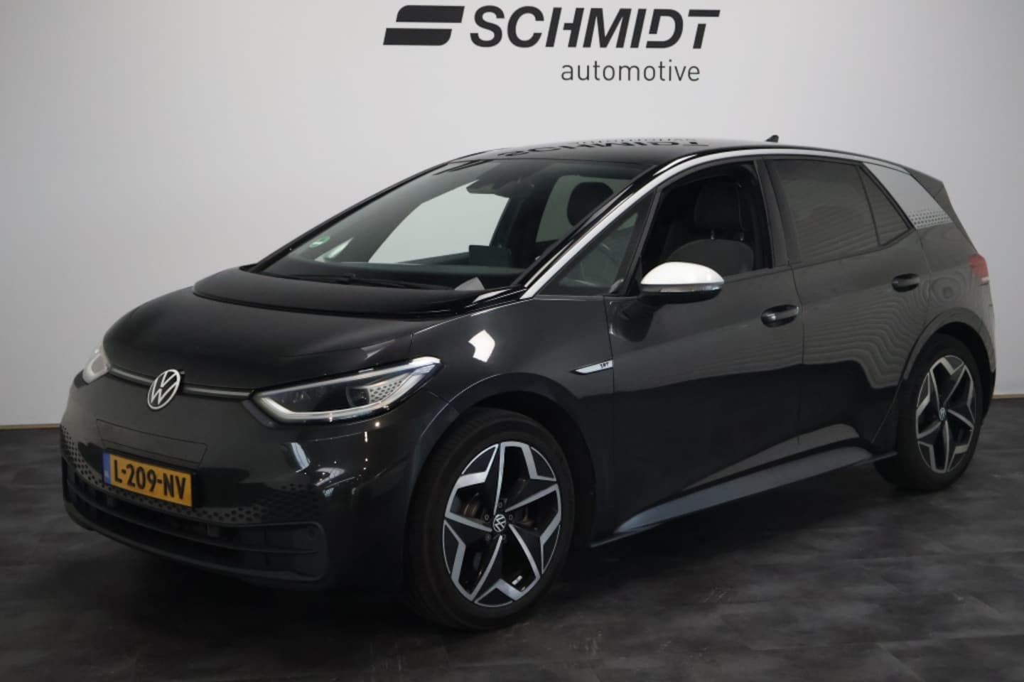 Volkswagen ID.3 - First Plus 58 kWh | Matrix | Navigatie | Camera - AutoWereld.nl