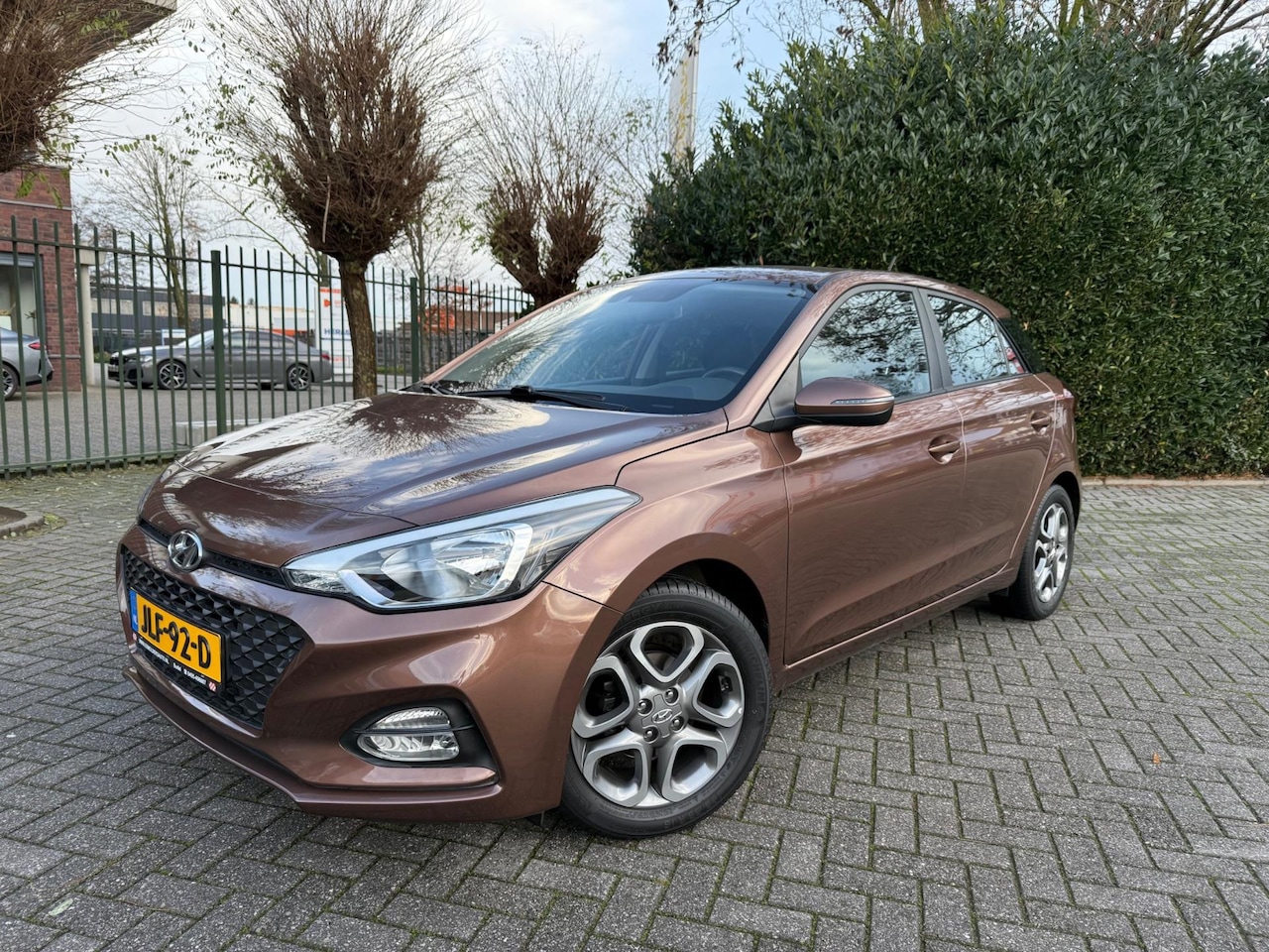 Hyundai i20 - 1.2 (4 cil.), Apple CarPlay, AIRCO, Cruise Control, Navigatie, Achteruitrijcamera, DAB, Bl - AutoWereld.nl
