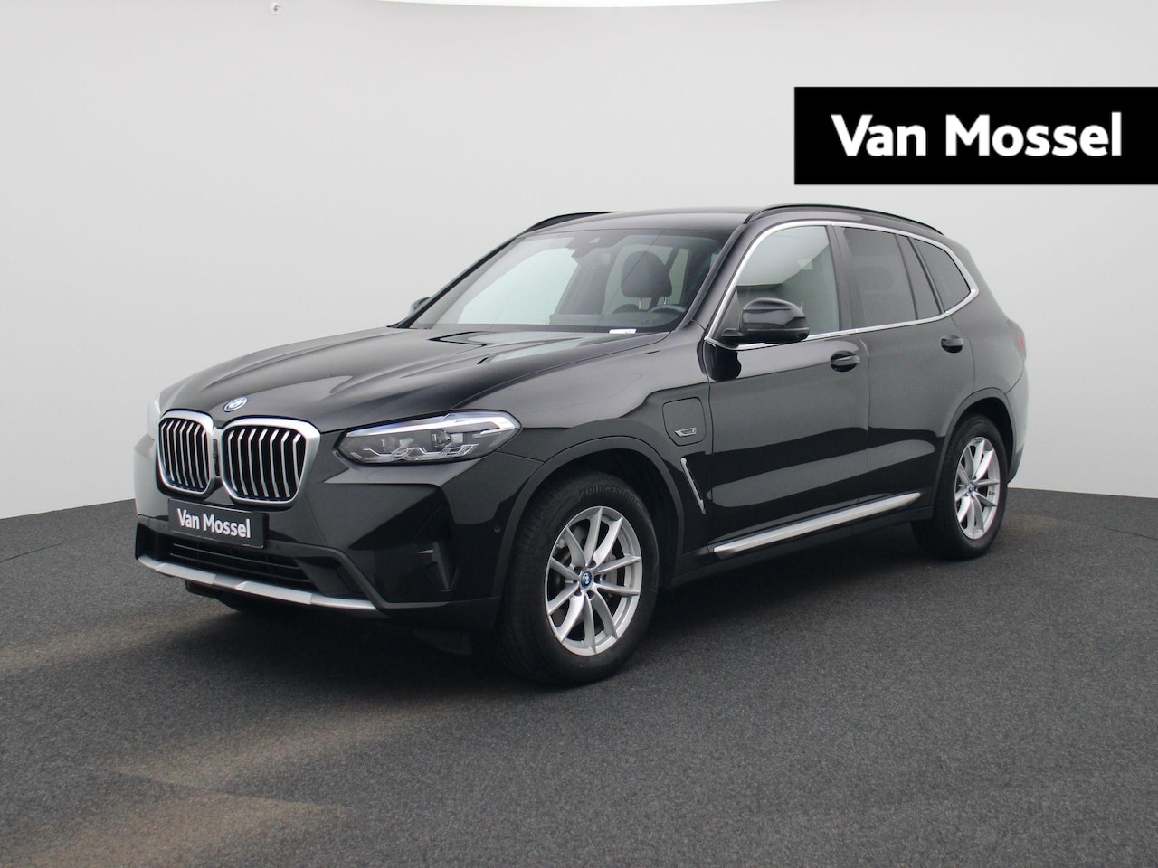 BMW X3 - xDrive30e | NAVIGATIE | CAMERA | STOELVERWARMING | LEDEREN BEKLEDING | ELEKTRISCHE ACHTERK - AutoWereld.nl
