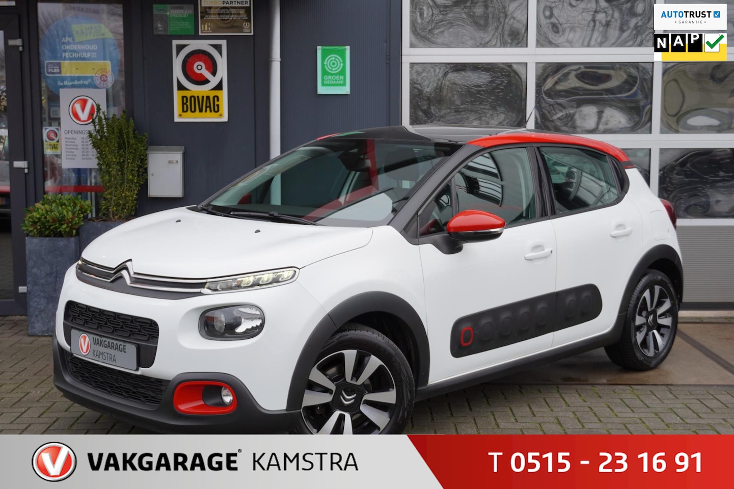 Citroën C3 - 1.2 PureTech Automaat Navi/PDC+Cam/AA+ACP/Trekh. - AutoWereld.nl