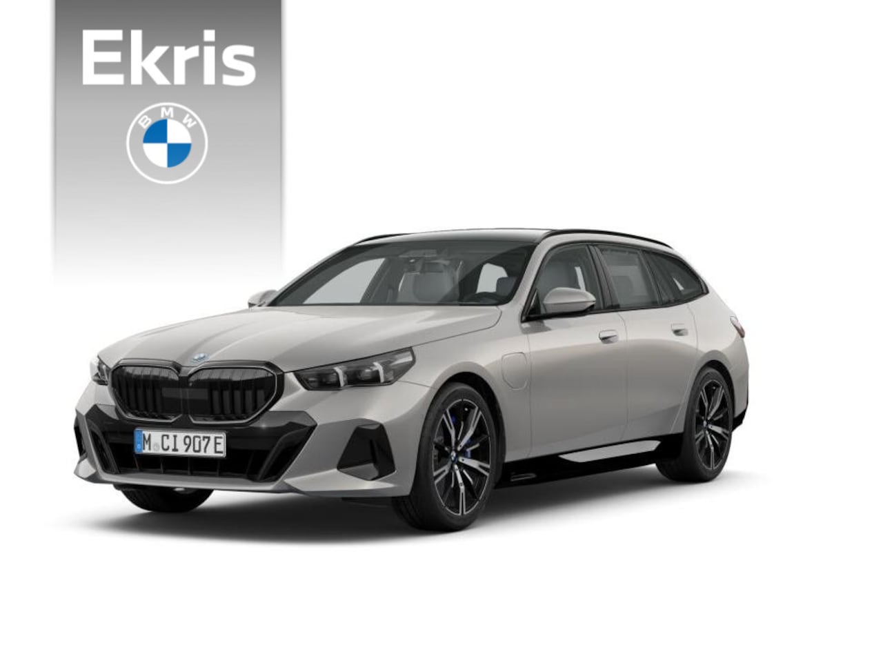 BMW 5-serie Touring - 550e xDrive M Sportpakket Pro | Panoramadak | Bowers & Wilkins | Trekhaak | Comfort Pack | - AutoWereld.nl