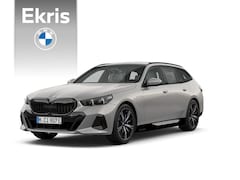 BMW 5-serie Touring - 550e xDrive M Sportpakket Pro | Panoramadak | Bowers & Wilkins | Trekhaak | Comfort Pack |