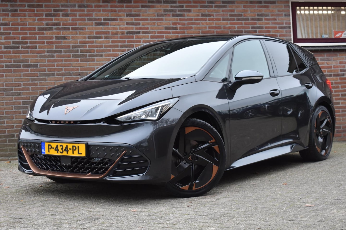 CUPRA Born - Copper Edition One 62 kWh '22 LED Pano Navi Clima - AutoWereld.nl
