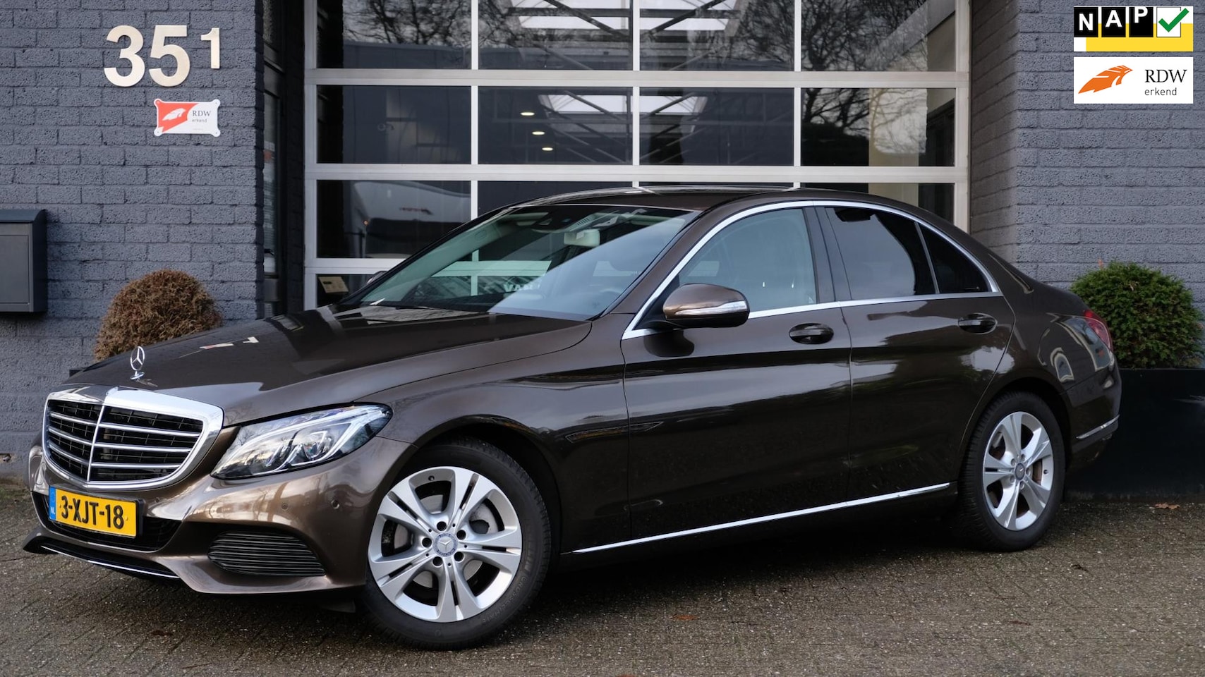 Mercedes-Benz C-klasse - 180 Ambition Burmester|Camera|Citrienbruin Uniek! - AutoWereld.nl