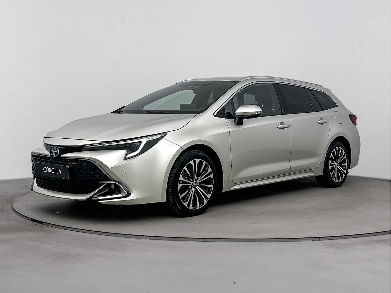Toyota Corolla Touring Sports - Hybrid 140 Dynamic - AutoWereld.nl