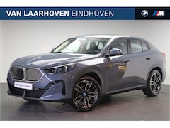 BMW iX2 - eDrive20 / Sportstoelen / Achteruitrijcamera / Comfort Access / Adaptieve LED