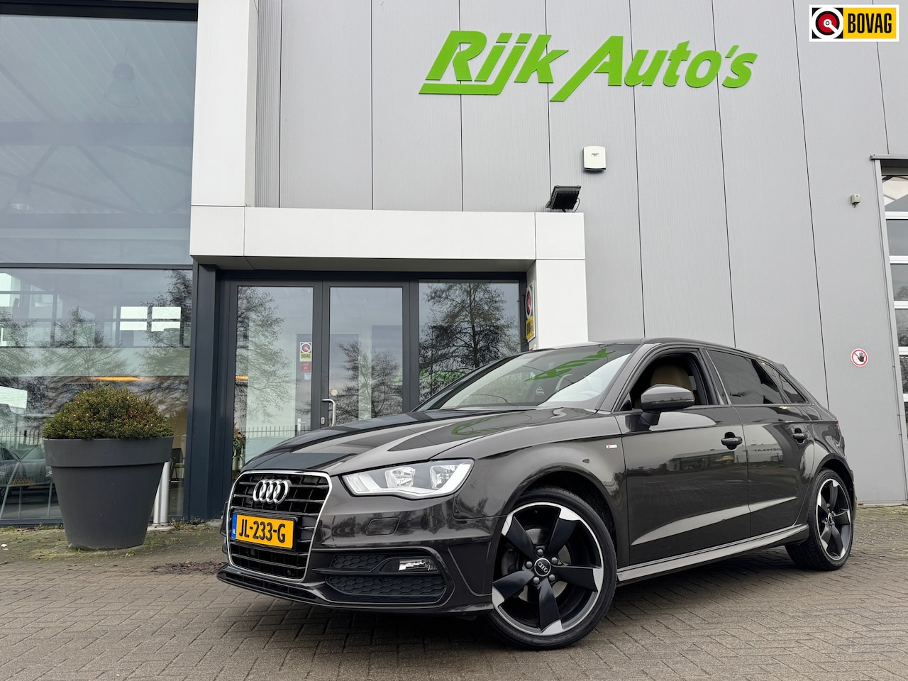 Audi A3 Sportback - 1.4 TFSI CoD S-Line * Leder * Navigatie * NAP - AutoWereld.nl