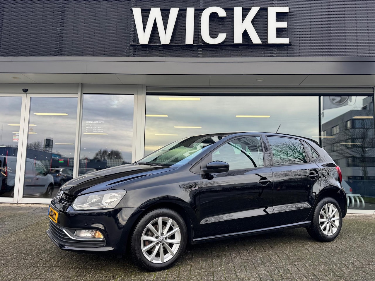 Volkswagen Polo - 1.2 TSI Highline DSG LOUNGE Stoelverw. PDC Cruise control - AutoWereld.nl