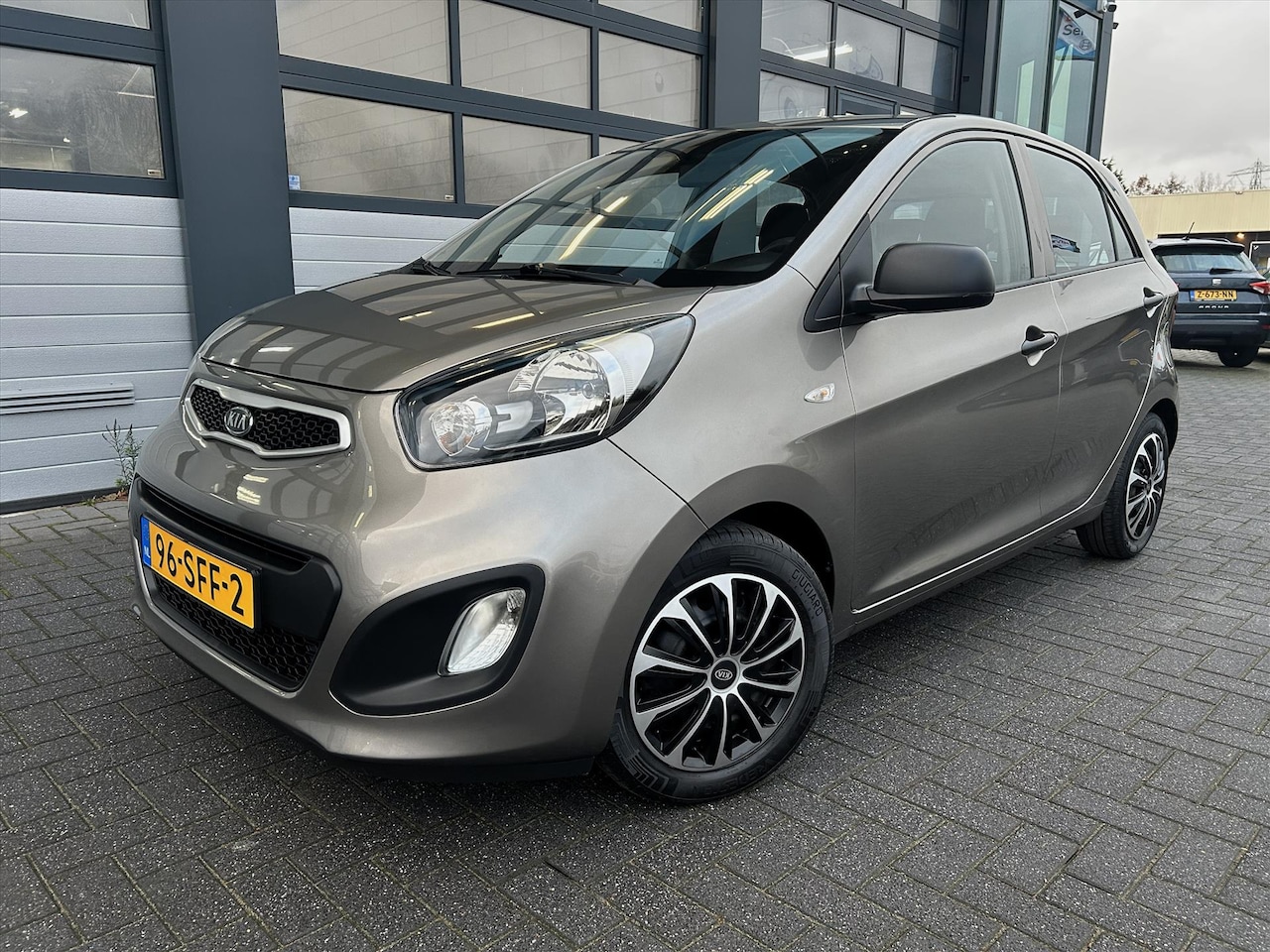Kia Picanto - 1.0 CVVT 1.0 CVVT 5-DRS, Airco, Dealer Onderhouden - AutoWereld.nl