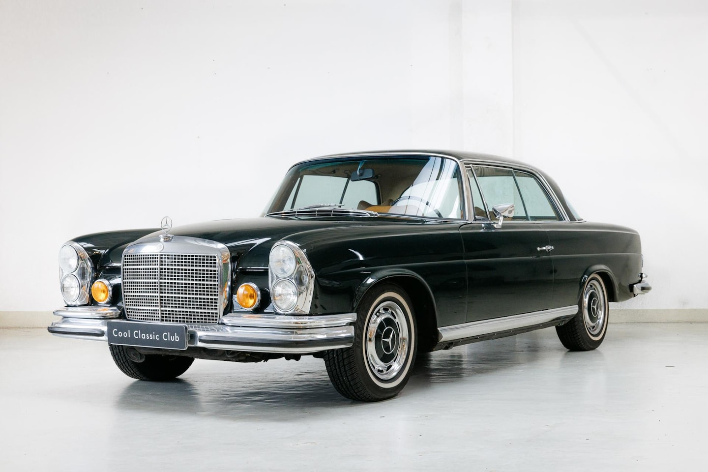 Mercedes-Benz 280 - 280SE 3.5 - Dunkelolivgrün - A/C - Full History Present - - AutoWereld.nl