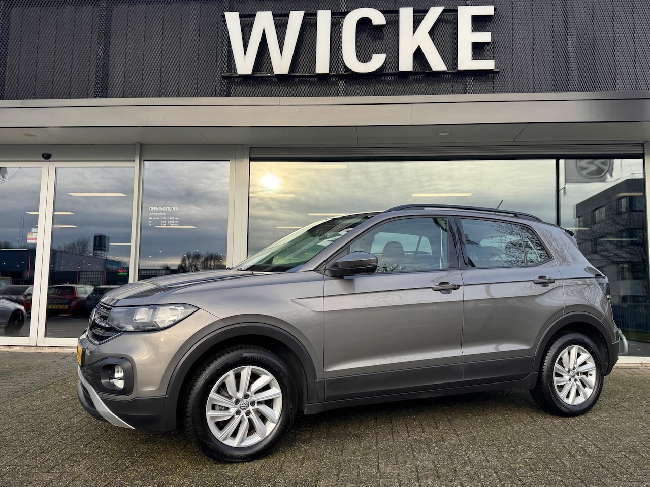 Volkswagen T-Cross - 1.0 TSI Life DSG Navigatie APPLE Carplay Led ACC - AutoWereld.nl
