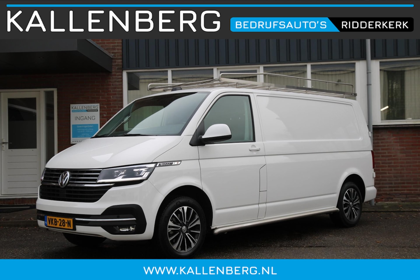 Volkswagen Transporter - 2.0 TDI L2H1 AUTOMAAT Bulli / App connect / Adatieve cruise / Trekhaak - AutoWereld.nl