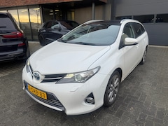 Toyota Auris Touring Sports - 1.8 Hybrid XENON PANO CRUISE CAMERA TREKHAAK PARELMOER WIT