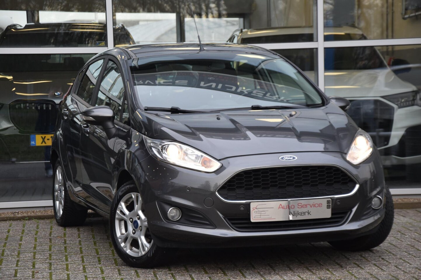 Ford Fiesta - 1.0 Style Ultimate Airco Pdc Trekhaak 1ste Eigenaar - AutoWereld.nl