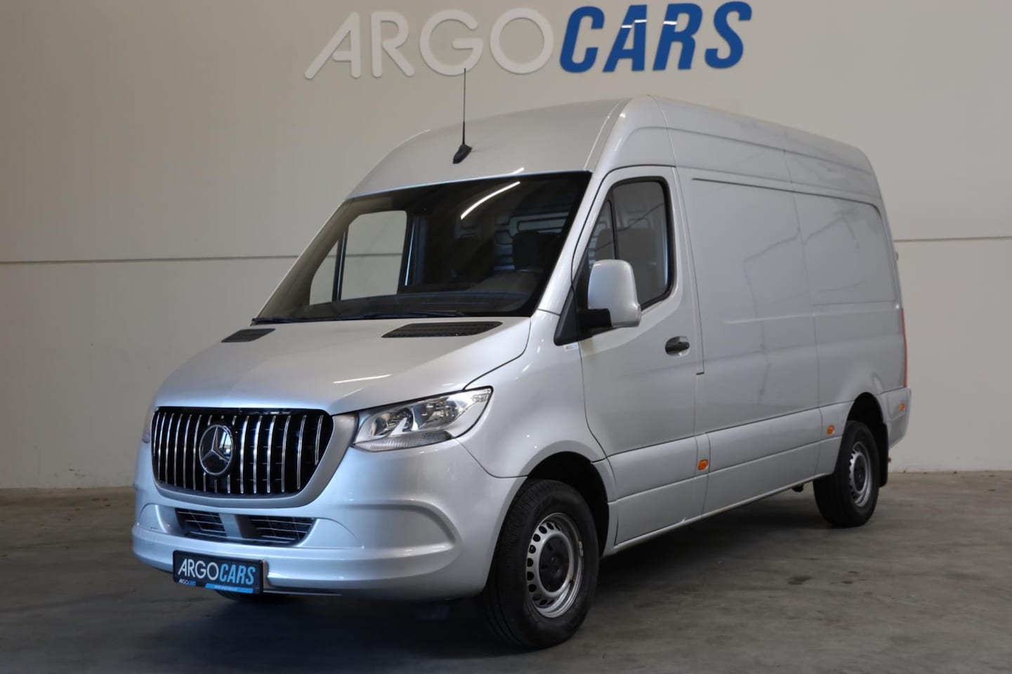 Mercedes-Benz Sprinter - 314 CDI L2/H2 GRIJS CRUISE CONTROL CAMERA AIRCO TOPSTAAT 10/2019 3 ZITS Lease v/a €188 p.m - AutoWereld.nl