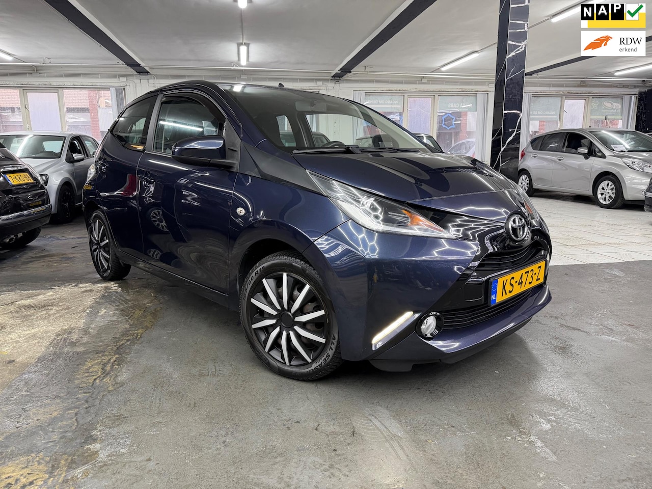 Toyota Aygo - 1.0 VVT-i x-play Automaat/Camera - AutoWereld.nl