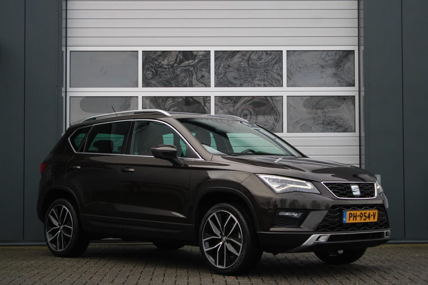 SEAT Ateca - 1.4 EcoTSI Xcellence 150pk Cruise/Panodak/Camera/Stoelverwarming/Leder/Keyless/Navi/PDC/Ca - AutoWereld.nl