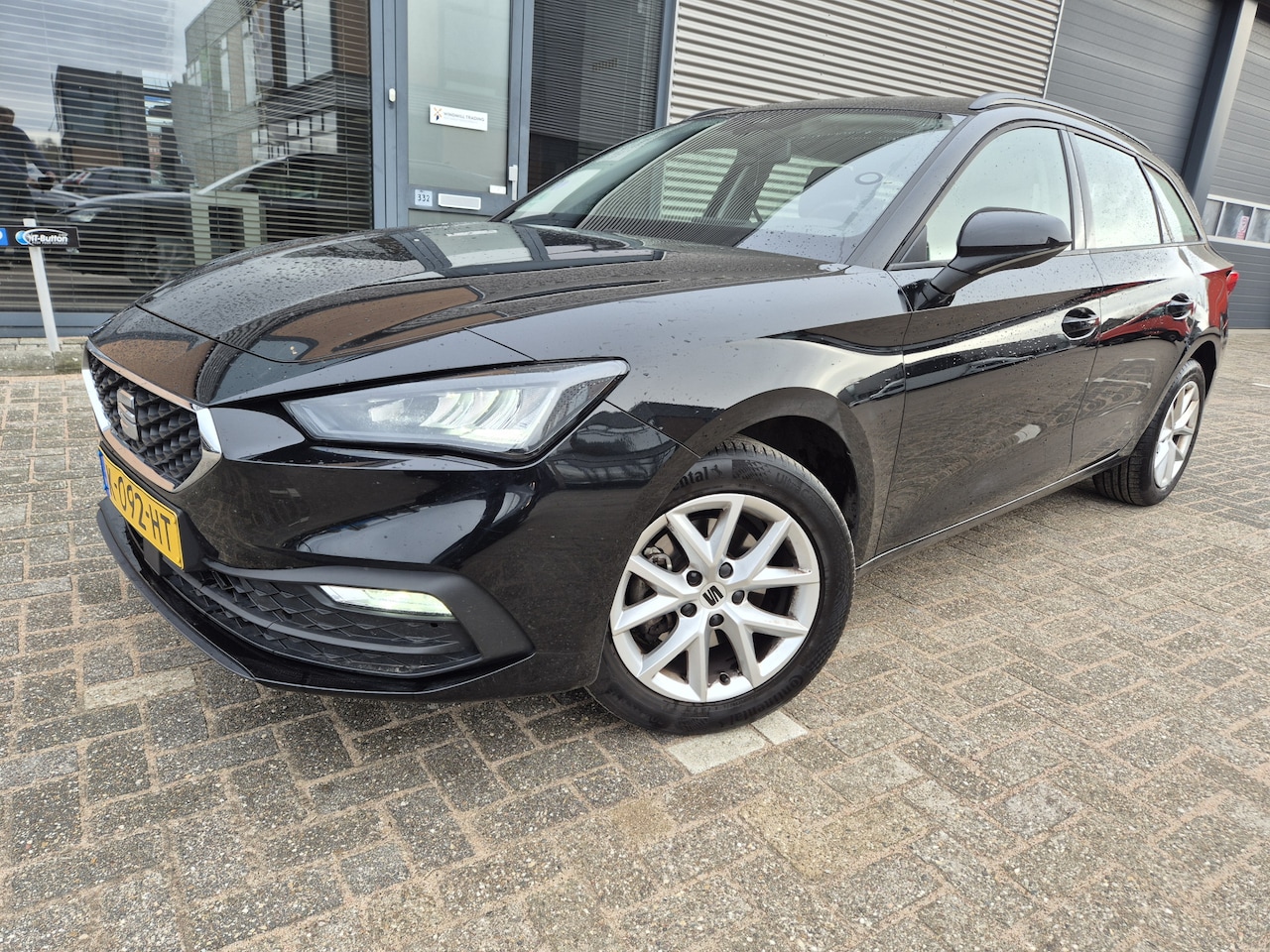 SEAT Leon Sportstourer - 1.0 TSI Reference led grootnavi btw - AutoWereld.nl