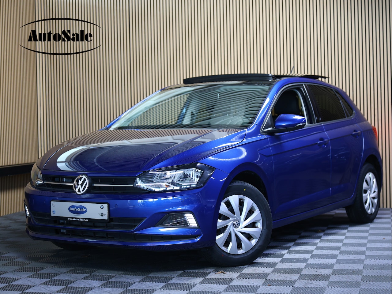 Volkswagen Polo - 1.0 TSI Highline DSG PANO PDC AIRCO NAVI CAMERA SIDE Ass. "18 - AutoWereld.nl