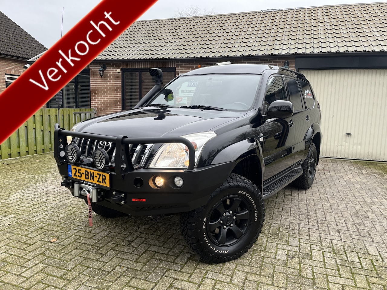 Toyota Land Cruiser - 3.0 D-4D Executive HR Blind Van 3.0 D-4D Executive HR Blind Van - AutoWereld.nl