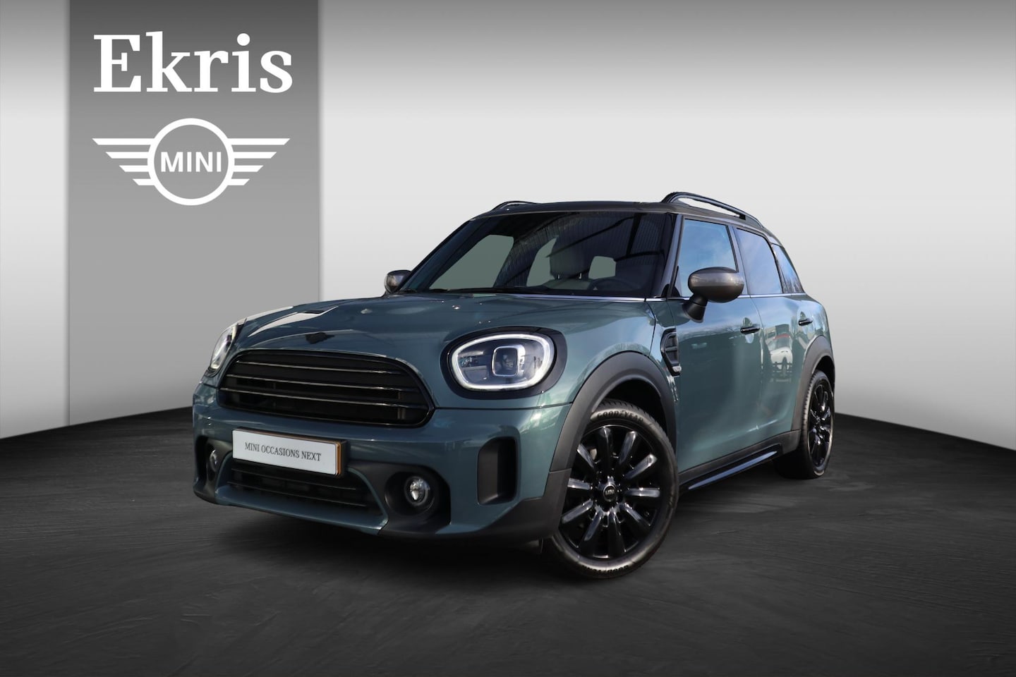MINI Countryman - Cooper Classic Leer Chester Satellite Grey | Achteruitrijcamera | Stoelverwarming - AutoWereld.nl