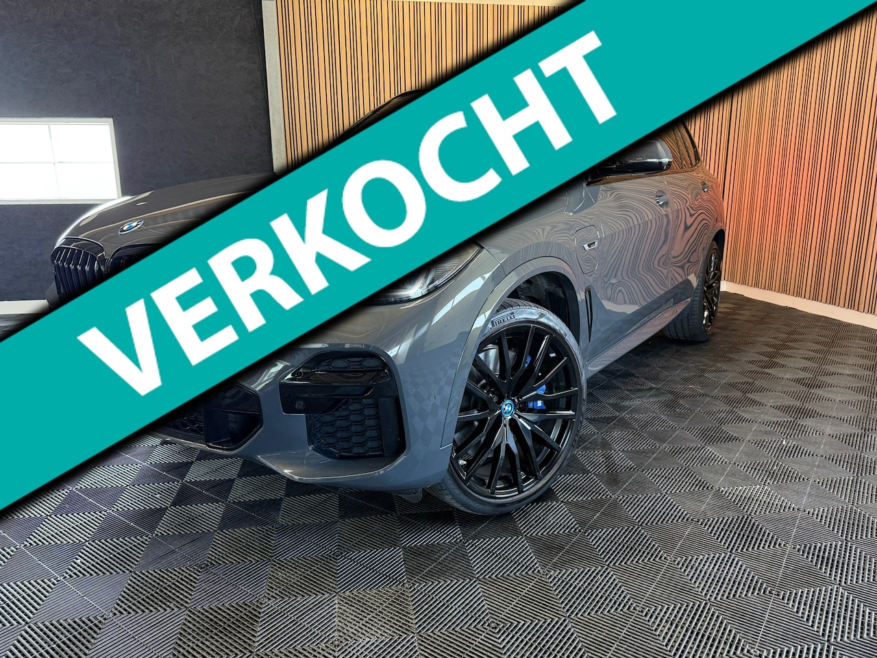 BMW X5 - XDrive45e High Exe Pano M Dravitgrau Camera Leer - AutoWereld.nl