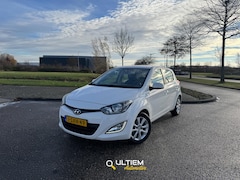 Hyundai i20 - 1.2i i-Deal 2014 | INRUILKOOPJE*EERST LEZEN