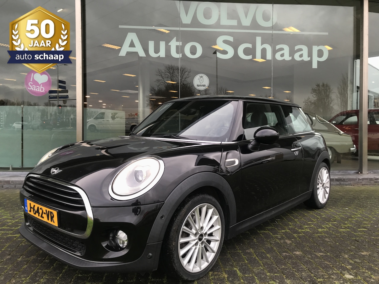 MINI Cooper - Mini 1.5 Pepper Serious Business Automaat | Rijklaar incl garantie | Keyless entry Parkeer - AutoWereld.nl