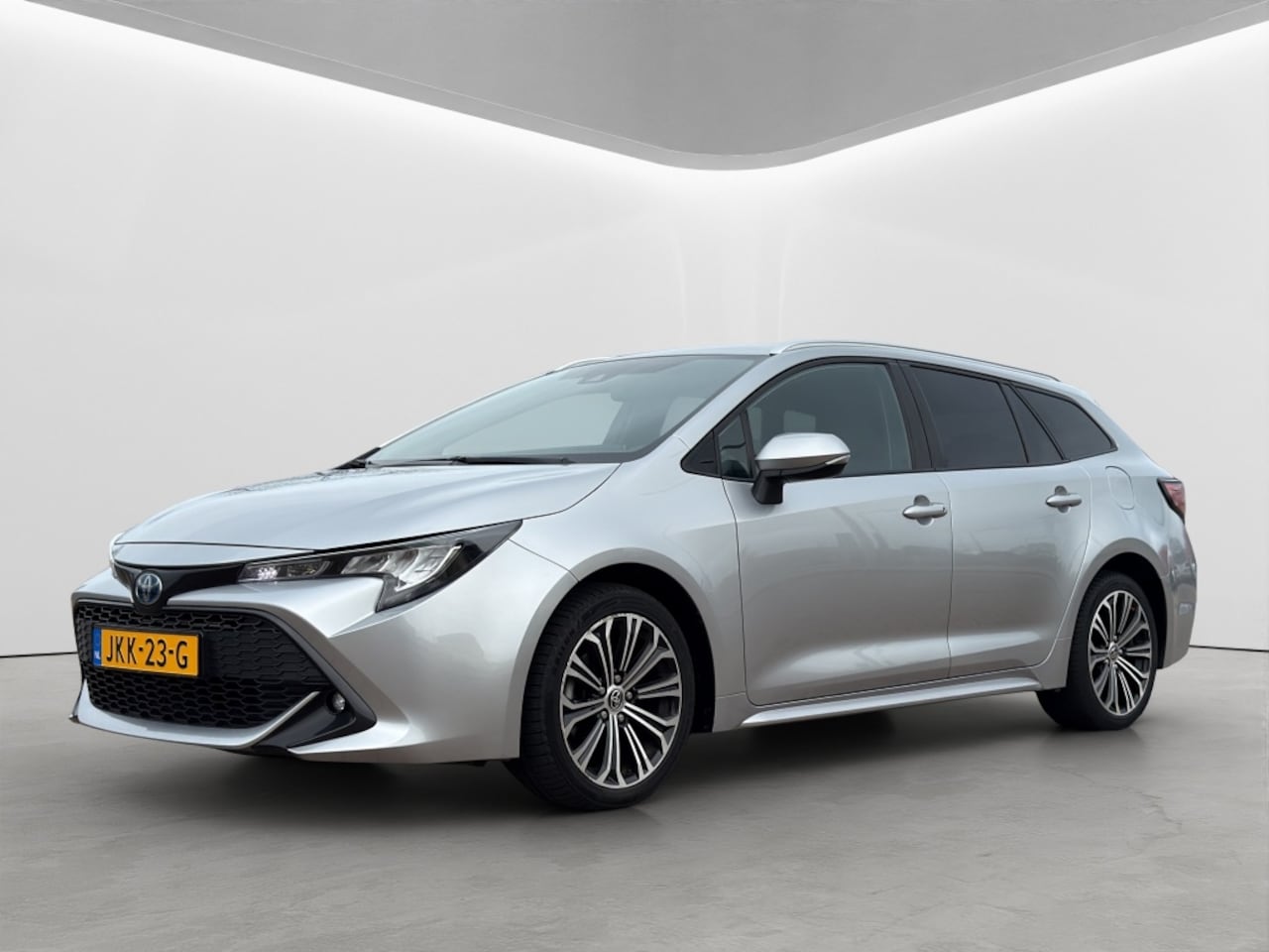 Toyota Corolla Touring Sports - 1.8 Hybrid Dynamic Garantie tot 2032! PDC Navi Carplay - AutoWereld.nl