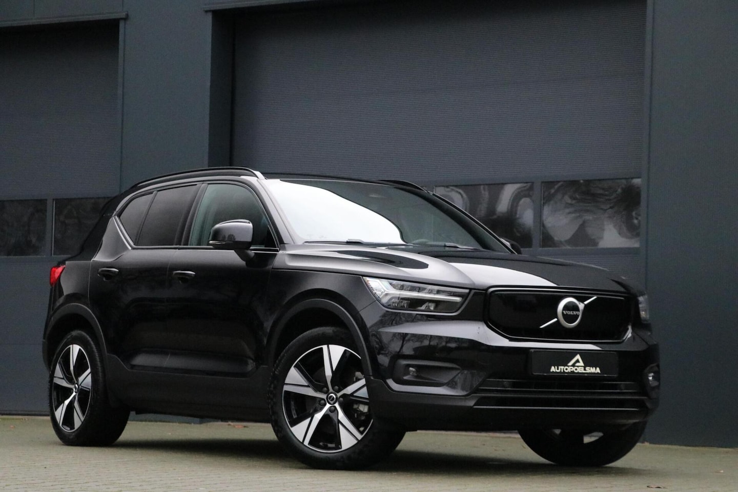 Volvo XC40 - Recharge P8 AWD |R-DESIGN| AdaptiveCruise PilotAssist AppleCarplay Sportzetels Leder/Alcan - AutoWereld.nl