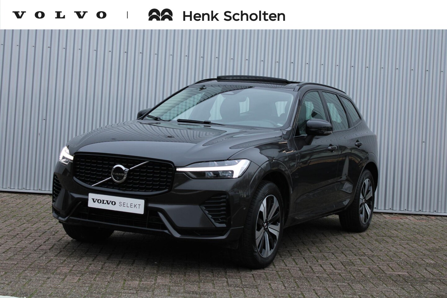 Volvo XC60 - T6 Plug-in hybrid AWD Plus Dark | Verwarmde Voorstoelen, Stuurwiel en Achterbank | Panoram - AutoWereld.nl